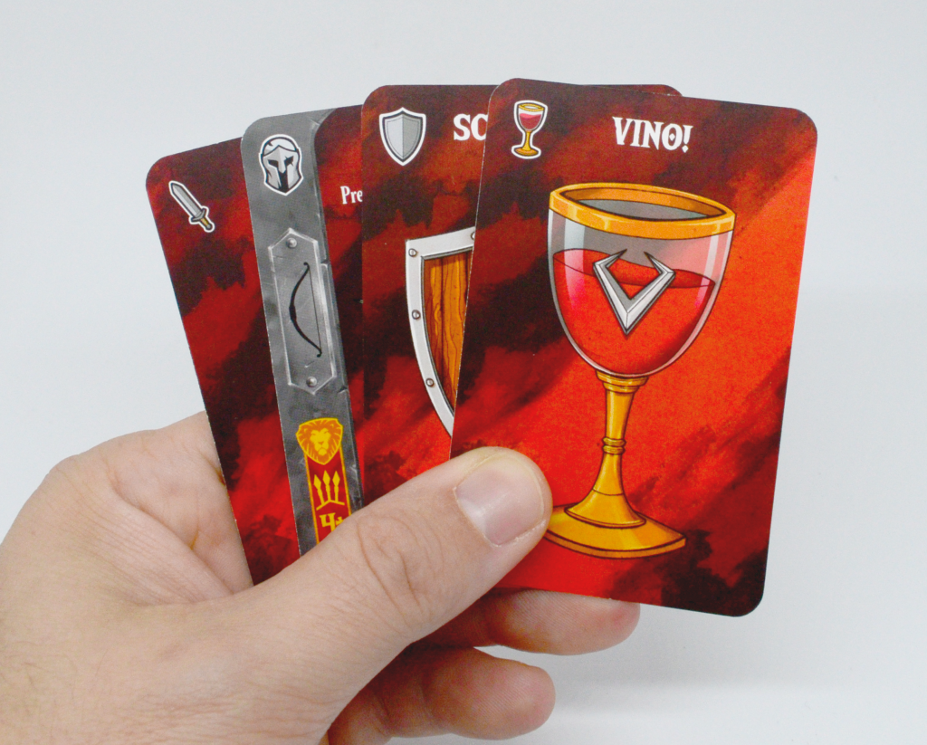 Impatto visivo delle carte di Throne nella mano di un giocatore.